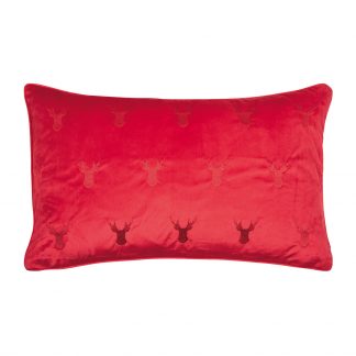 samtig weiche Kissenhülle in weihnachtlichem rot mit Atick von klenen Elchköpfen in gleicher Farbe