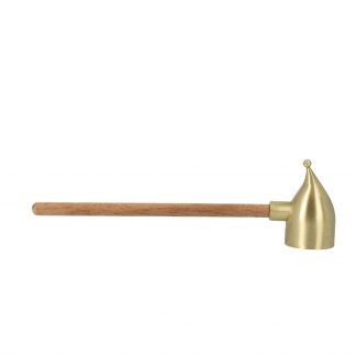 Abbildung Kerzenlöscher, Griff Akazienholz, Auslöscher goldfarben in Form einer Zipfelmütze
