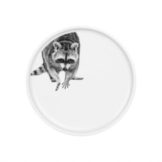 Teller weißes Porzellan mit Druck Waschbär im oberen linken Tellerbereich