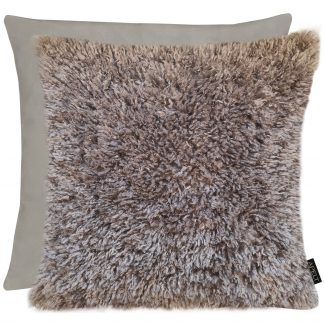 flauschig weiche Kissenhülle, Vorderseite Haptik Plüsch in taupe, Abseite in weichem Samt, heller Taupton